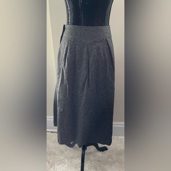 Michel Rene Gray Wool Side Button Skirt Size 38 - Picture 4 of 10